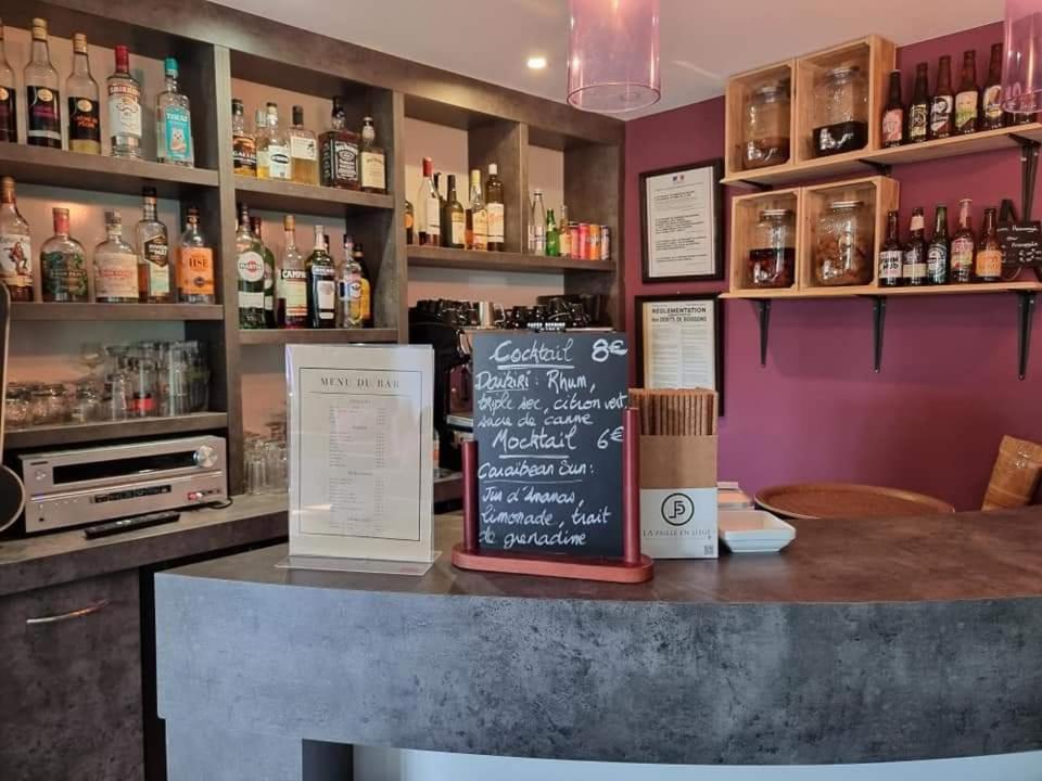Cozy Hotel Logis Morlaix Plouigneau Exterior photo